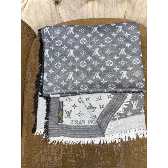 Louis Vuitton Accessories - Louis Vuitton Monogram Shine Shawl Grey Silver Silk Wool Scarf Fringed Square
